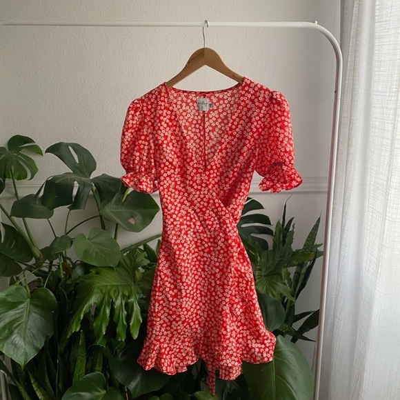 Princess Polly Poppy Moore Floral Mini Dress in Red Size 4 - Picture 5 of 9